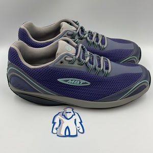 MBT Mahutaโ Gull Orthopedic Sneaker
Women's Shoes Size 12-12.5